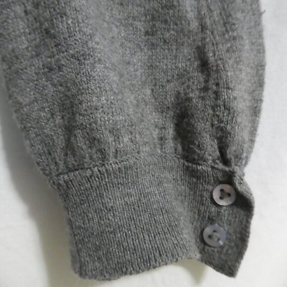 CONTEMPORAINE - Simons Exclusive | small | Grey V-Neck Lightweight Sweater - Picture 14 of 15